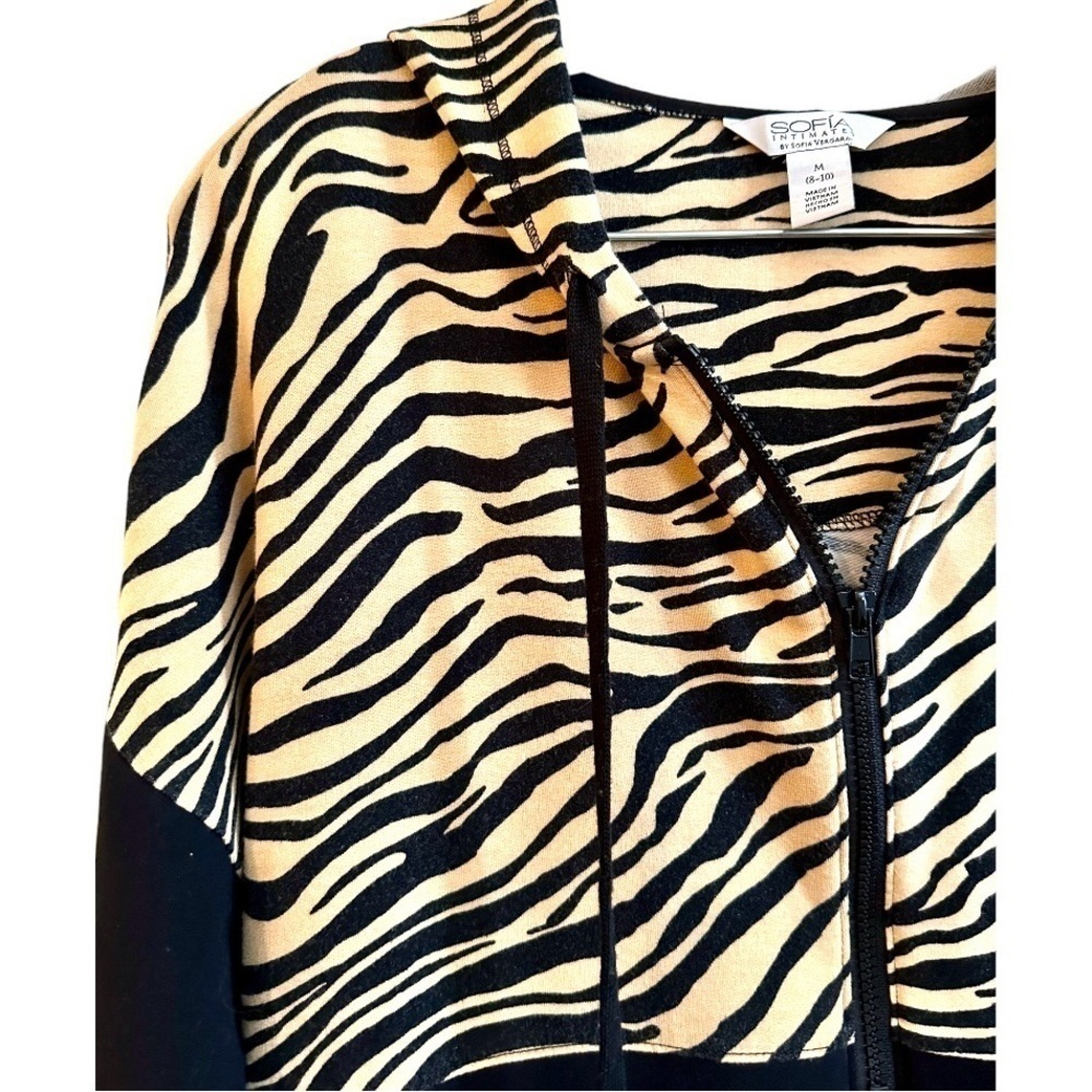Sofia Intimates By Sofia Vergara,Long Sleeve,Zebr… - image 6